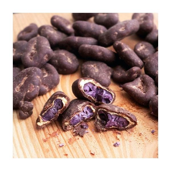 Fave di cacao con polpa e ricoperte di cioccolato - Queen Beans di goodmoodfood